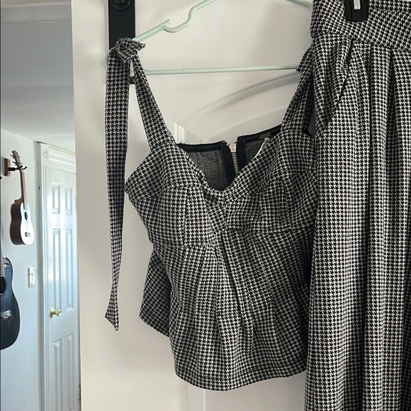 Gray Off-Shoulder Maxi Dress - Picture 2 of 6